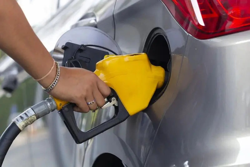 روشهای صحیح هواگیری باک بنزین خودرو